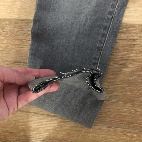 Joe's Jeans The Icon Mid Rise Skinny Ankle Raw Edge Gray Jeans Size 26 NWT - Picture 3 of 10